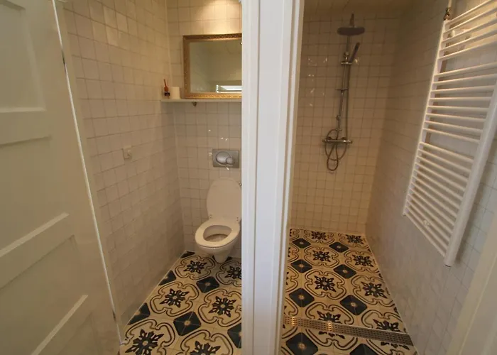 Kust 2 에크몬드안지