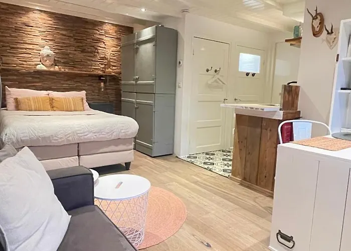 Kust 2 * 에크몬드안지