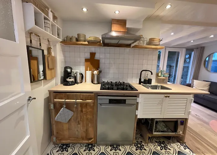 Kust 2 에크몬드안지